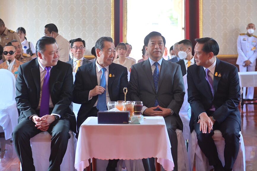 พีระพันธุ์ สาลีรัฐวิภาค หัวหน้าพรรครวมไทยสร้างชาติ