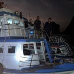 กรมอุทยานฯ สั่งลงโทษเฉียบขาด เรือนำเที่ยวมักง่าย ผูกโยงเรือกับปะการัง เกาะกระดาน