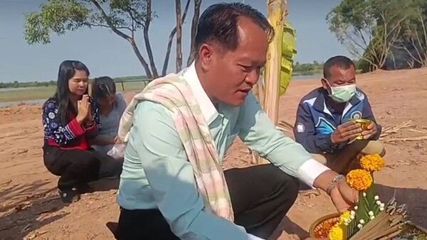 พญานาค เข้าฝัน พนักงานเทศบาล 30 คน ถูกหวย คนละ 1 ล้านบาท แห่ส่องเลขธูปย้ายตาดิน สร้างพญาชัยยะมงคล อึ้งเลขเด็ด