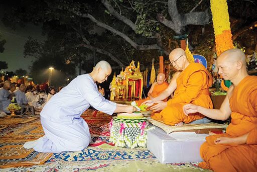 ข่าวสดพระเครื่อง - บวชหมู่มหาวชิราโพธิรุ่น 1 ถวายราชกุศล‘72 พรรษา’