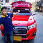 ไอเดียบรรเจิด รถแดงติดแอร์ เย็นฉ่ำ วิ่งรับส่งผู้โดยสารทั่วเมือง ลูกค้าปลื้มจองคิวแน่น