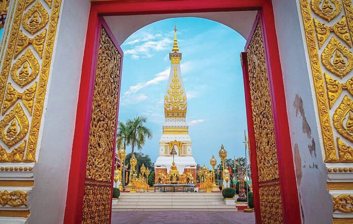 ข่าวสดพระเครื่อง - เมกกะชาวพุทธสองฝั่งโขง งานนมัสการพระธาตุพนม
