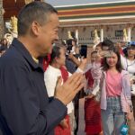 นายกฯ สักการะพระธาตุเชิงชุม เพื่อความเป็นสิริมงคล ก่อนลุยงานทั้งวัน จ.สกลนคร
