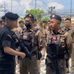 ผู้ช่วยผบ.ตร. ลงพื้นที่มอบของ-บำรุงขวัญตำรวจใต้ หลังเหตุคนร้ายลอบยิง จ่าตำรวจดับ