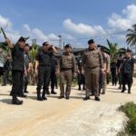 ผู้ช่วยผบ.ตร. ลงพื้นที่มอบของ-บำรุงขวัญตำรวจใต้ หลังเหตุคนร้ายลอบยิง จ่าตำรวจดับ
