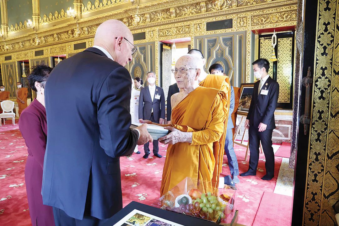 ข่าวสดพระเครื่อง - เข้าเฝ้าสมเด็จพระสังฆราช ผู้สำเร็จราชการฯออสเตรเลียปีติ