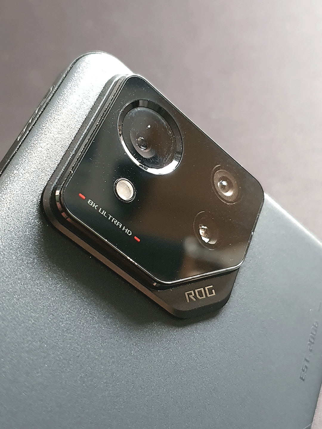 หลาก&หลาย - เอซุส ROG Phone 8Pro ยอดเกมมิ่งโฟนโฉมใหม่