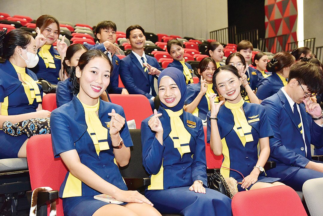 สดจากเยาวชน - เปิดประสบการณ์ วิชาชีพ‘การบิน’