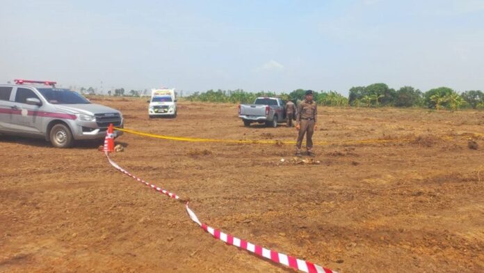 ไถปรับหน้าดิน ผงะ โครงกระดูกปริศนา โผล่ พบบัตรจนท.สหประชาติ ตกอยู่ 6 ไถปรับหน้าดิน