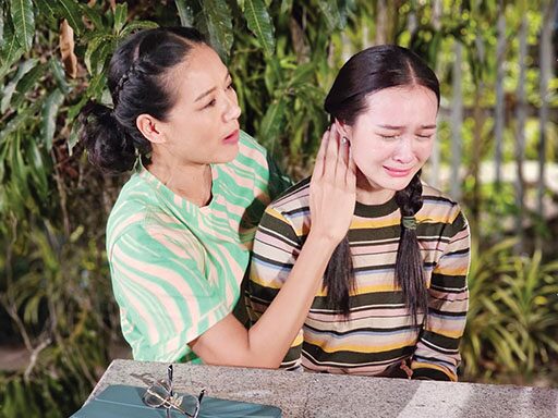 เบื้องหลังมายา - ‘กบ’ปลื้มปั้น‘สองทระนง’ ให้ใจเกินร้อยควบ‘แสดง-ผู้จัด’