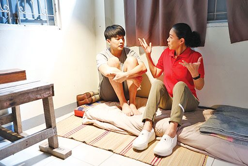 เบื้องหลังมายา - ‘กบ’ปลื้มปั้น‘สองทระนง’ ให้ใจเกินร้อยควบ‘แสดง-ผู้จัด’