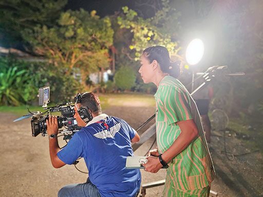 เบื้องหลังมายา - ‘กบ’ปลื้มปั้น‘สองทระนง’ ให้ใจเกินร้อยควบ‘แสดง-ผู้จัด’