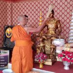 ชาวบ้านร่วมบวงสรวง เบิกเนตร เปิดศาลสมเด็จพระนเรศวร แห่ส่องเลขหางประทัด เล็งเสี่ยงโชค