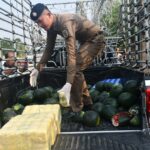 รอง ผบ.ตร. ชื่นชมตำรวจวัดโบสถ์ ไหวพริบดีจับพิรุธ รถขนยาบ้า 6 ล้านเม็ด 