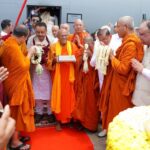 พุทธศาสนิกชนส่งเสด็จแน่นสนามบิน อัญเชิญพระบรมสารีริกธาตุ พระอรหันตธาตุ กลับสู่กรุงเดลี