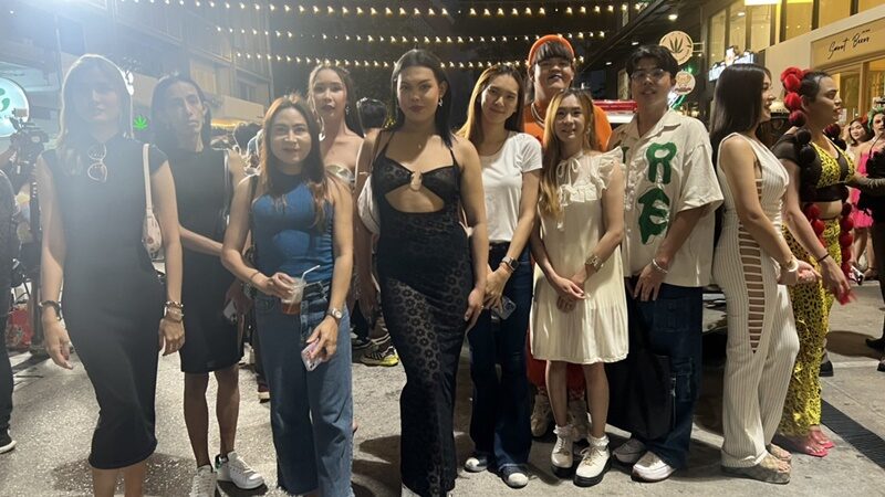 พชร์ ทุ่มทุนสร้าง