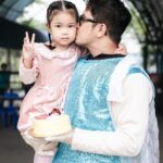 หนุ่ม กะลา แปลงร่างเป็นเจ้าหญิงเอลซ่า ดักรอทำเซอร์ไพรส์วันเกิดน้องมิลล์