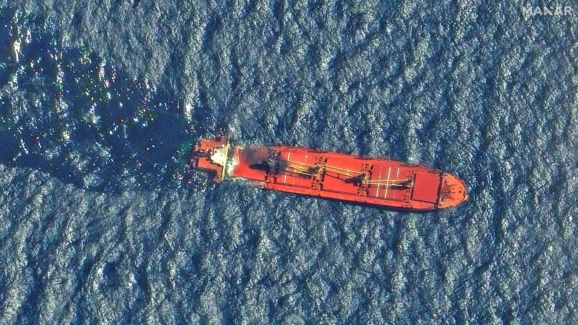 เรือสินค้าบริษัทอังกฤษ “จมทะเลแดงลำแรก” หลังฮูตียิงมิสไซล์เมื่อ 2 สัปดาห์ก่อน
