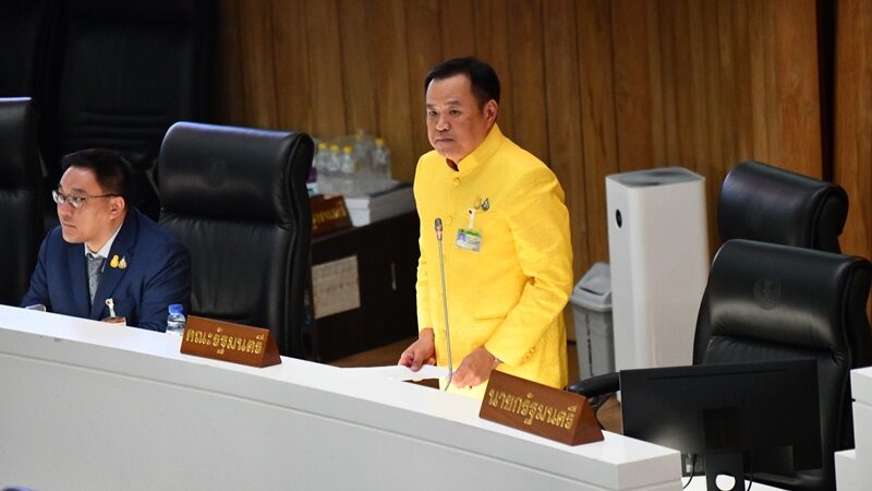 นายอนุทิน ชาญวีรกูล รองนายกฯ และรมว.มหาดไทย