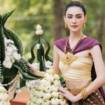 ใหม่ ดาวิกา จัดเต็มเสื้อผ้า หน้าผม ครบเครื่อง รำถวายท้าวศรีสุดาจันทร์ สถานที่จริง