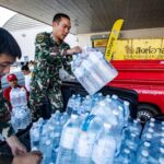 สิงห์อาสา หนุนฮีโร่ไฟป่า ตั้งคลังน้ำดื่ม-อาหารพร้อมทาน