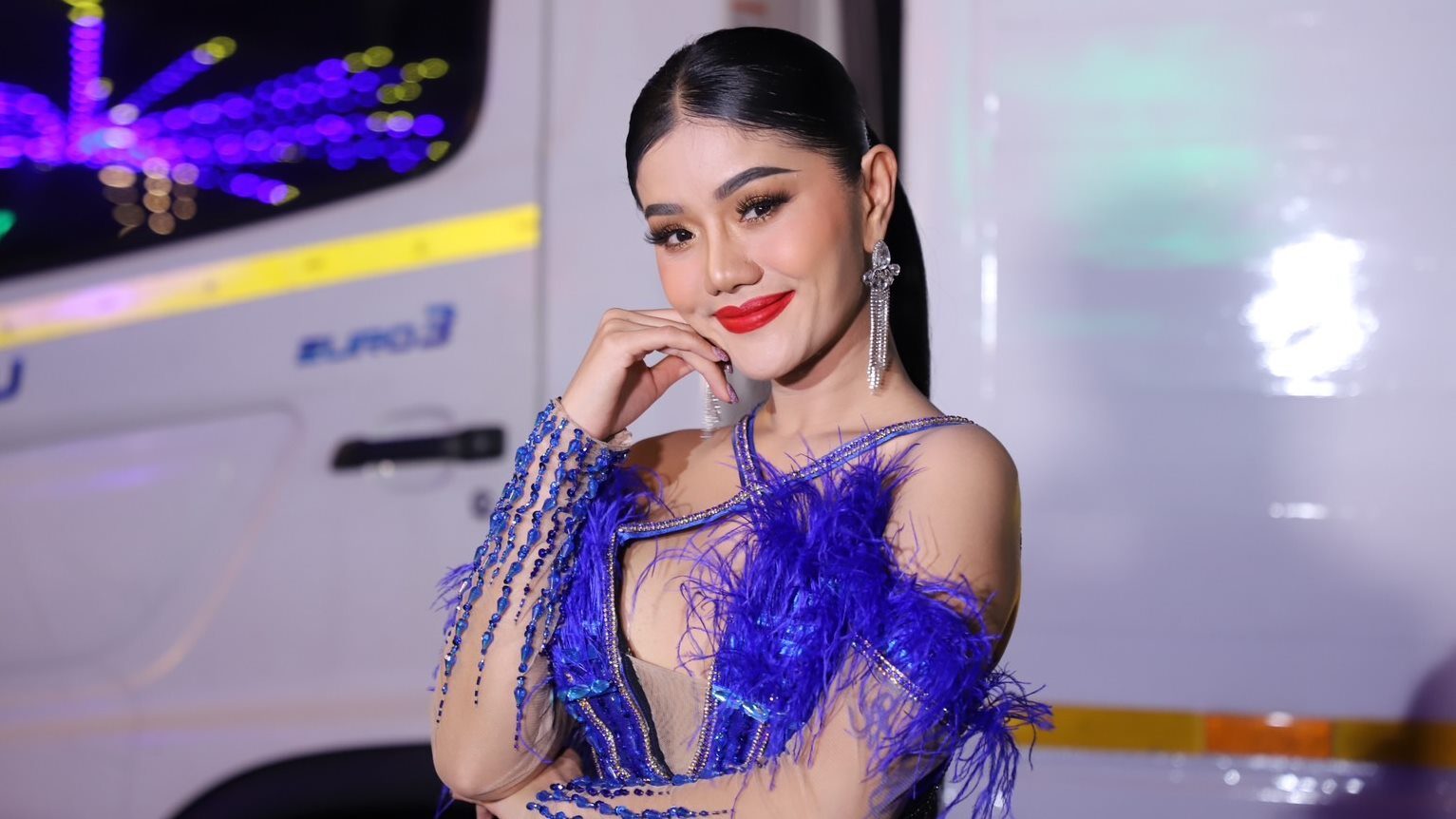 แพรวพราว เปิดใจฝ่ามรสุมดราม่า