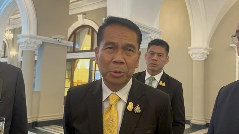 นายสุทิน คลังแสง รมว.กลาโหม