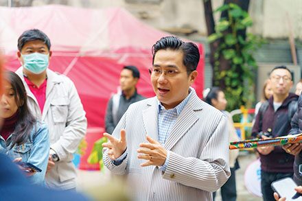 สกู๊ปบันเทิง - ‘อ.ช้าง’นำทีม12ผู้โชคดี ไหว้พระเสริมดวงที่ฮ่องกง