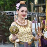ใหม่ ดาวิกา แปลงโฉมเป็นนางสงกรานต์ เผยสาเหตุป่วยแอดมิต ลั่นต้องสู้ห้ามตาย