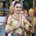 ใหม่ ดาวิกา แปลงโฉมเป็นนางสงกรานต์ เผยสาเหตุป่วยแอดมิต ลั่นต้องสู้ห้ามตาย
