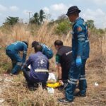 เหตุสลดเมืองแปดริ้ว หนุ่มใหญ่ วัย52 เดินข้ามทางรถไฟ บีบแตรเตือน-หลบไม่ทัน ม้าเหล็กชนดับคาที่