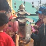 สาธุชนคึกคัก แห่กราบไหว้ปิดทองขอพร หลวงพ่อสมหวัง ไม่พลาดขอโชคลาภ-ได้เลขเด็ด