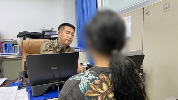 สาว18 บุกโรงพักแจ้งจับ แฟนเพื่อน ทำร้ายร่างกาย เตะหน้า ตะหลิวฟาดคางแตก แขน-หน้าอกช้ำ บังคับเสพยา