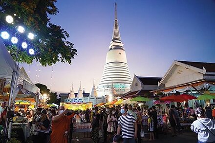 ข่าวสดพระเครื่อง - เที่ยวงานใต้ร่มพระบารมี 242ปี-กรุงรัตนโกสินทร์