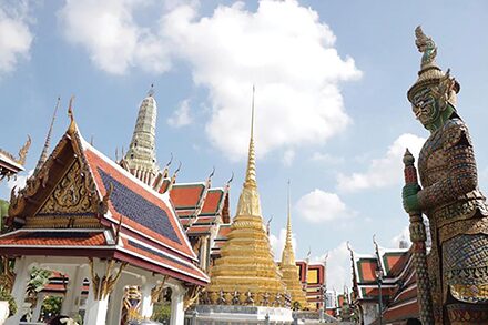 ข่าวสดพระเครื่อง - เที่ยวงานใต้ร่มพระบารมี 242ปี-กรุงรัตนโกสินทร์
