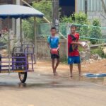 สาดก่อนไม่รอแล้วนะ อุณหภูมิพุ่ง 41 องศา เด็กอำเภอเฝ้าไร่ เล่นน้ำสงกรานต์สนุกสนาน