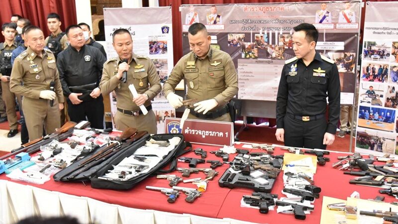 ตร.แถลงผลกวาดล้างอาชญากรรมก่อนสงกรานต์ 10 วันจับผู้ต้องหาเฉียดแสนคน ยึดปืน 4 พันกว่ากระบอก