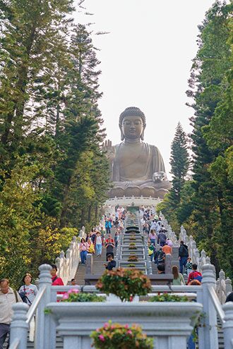 สกู๊ปบันเทิง - ‘อ.ช้าง’นำทีม12ผู้โชคดี ไหว้พระเสริมดวงที่ฮ่องกง