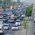 แห่กลับอีสาน ถนนมิตรภาพ การจราจรหนาแน่น ปริมาณรถสะสมติดหนึบ-เต็มทุกช่องทาง