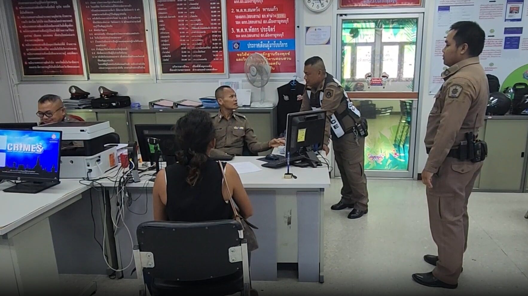 จับกะเทยแสบ แอบถ่ายทหารหนุ่มห้องน้ำขนส่ง เช็คโทรศัพท์ตะลึงเหยื่อนับสิบราย