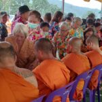 ชาวบ้านปลื้ม สรงน้ำขอพร พระพุทธรูป-พระสงฆ์ รับโชคสงกรานต์ วัตถุมงคล-ข้าวสาร-สลากฯรัฐบาล