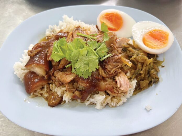 สวรรค์ในครัว - ข้าวขาหมูชาญเทคนิค เนื้อนุ่มฉ่ำน้ำราดเข้มข้น