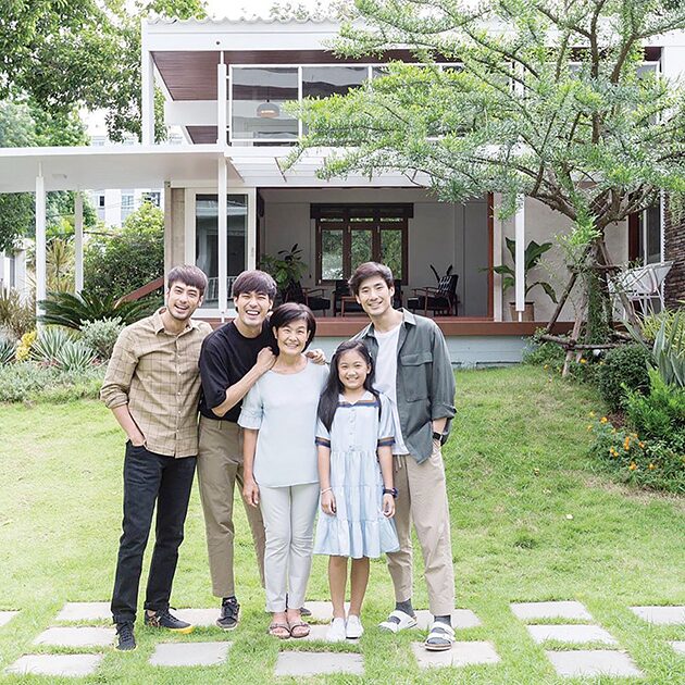 ซุปตาร์บันเทิง - ‘บอย-หน่อง-ภัทร์’รักแน่น มีแม่อยู่เบื้องหลังความสัมพันธ์