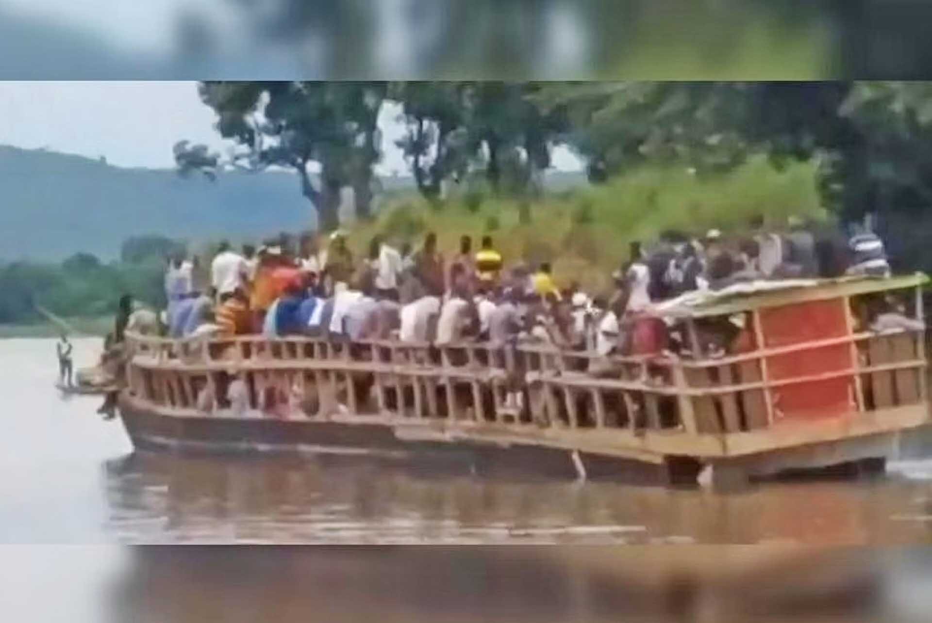 เรือมุ่งหน้าไป “งานศพ” ล่มกลางทาง ดับ 58 ราย หวั่นยอดพุ่ง-โดยสารแน่น 300 คน