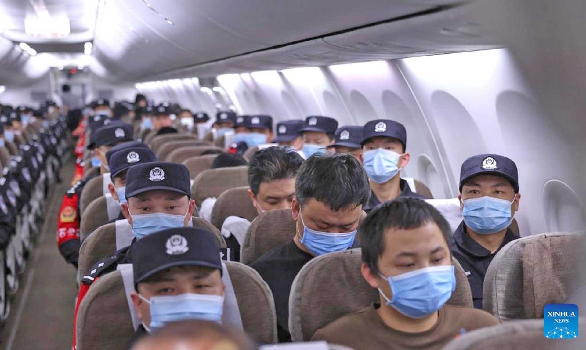 จีนนำตัวผู้ต้องสงสัย “ผีพนัน-ฉ้อโกง” จากกัมพูชากลับบ้านเกิด-ครบหมด  680 คน