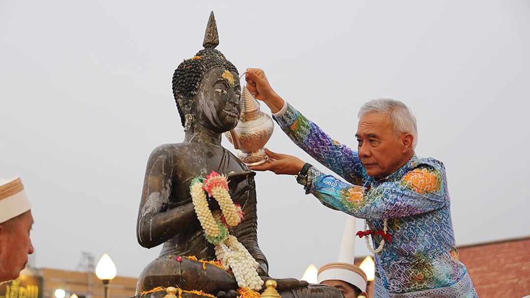 ข่าวสดพระเครื่อง-ขบวนแห่‘พระคันธารราษฎร์’ ฉลองมหาสงกรานต์โคราช