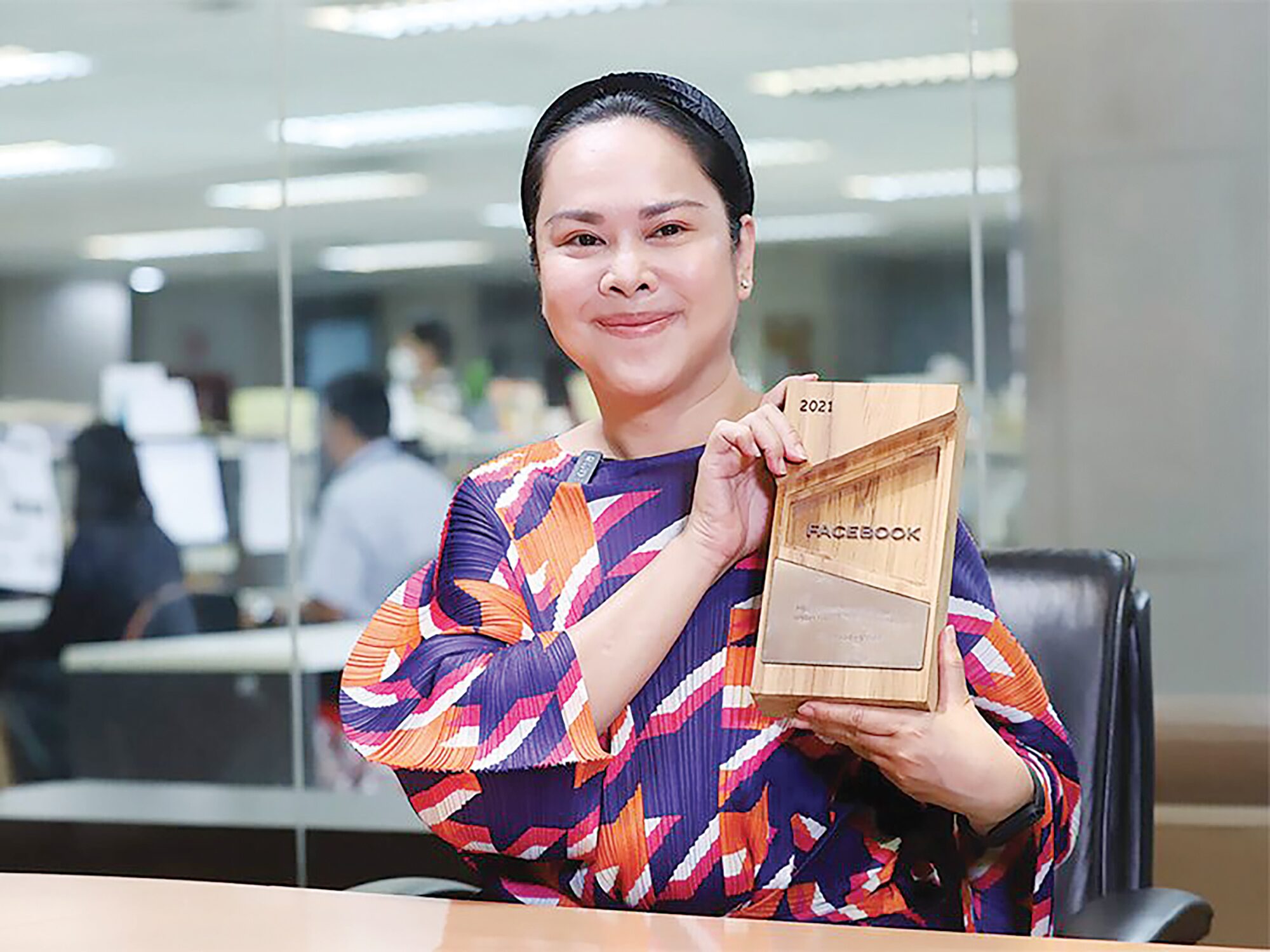 หลากหลาย - ข่าวสด ก้าวปีที่ 34 มุ่งสู่ 10,000 ล้านวิว! ผู้นำสื่อออนไลน์