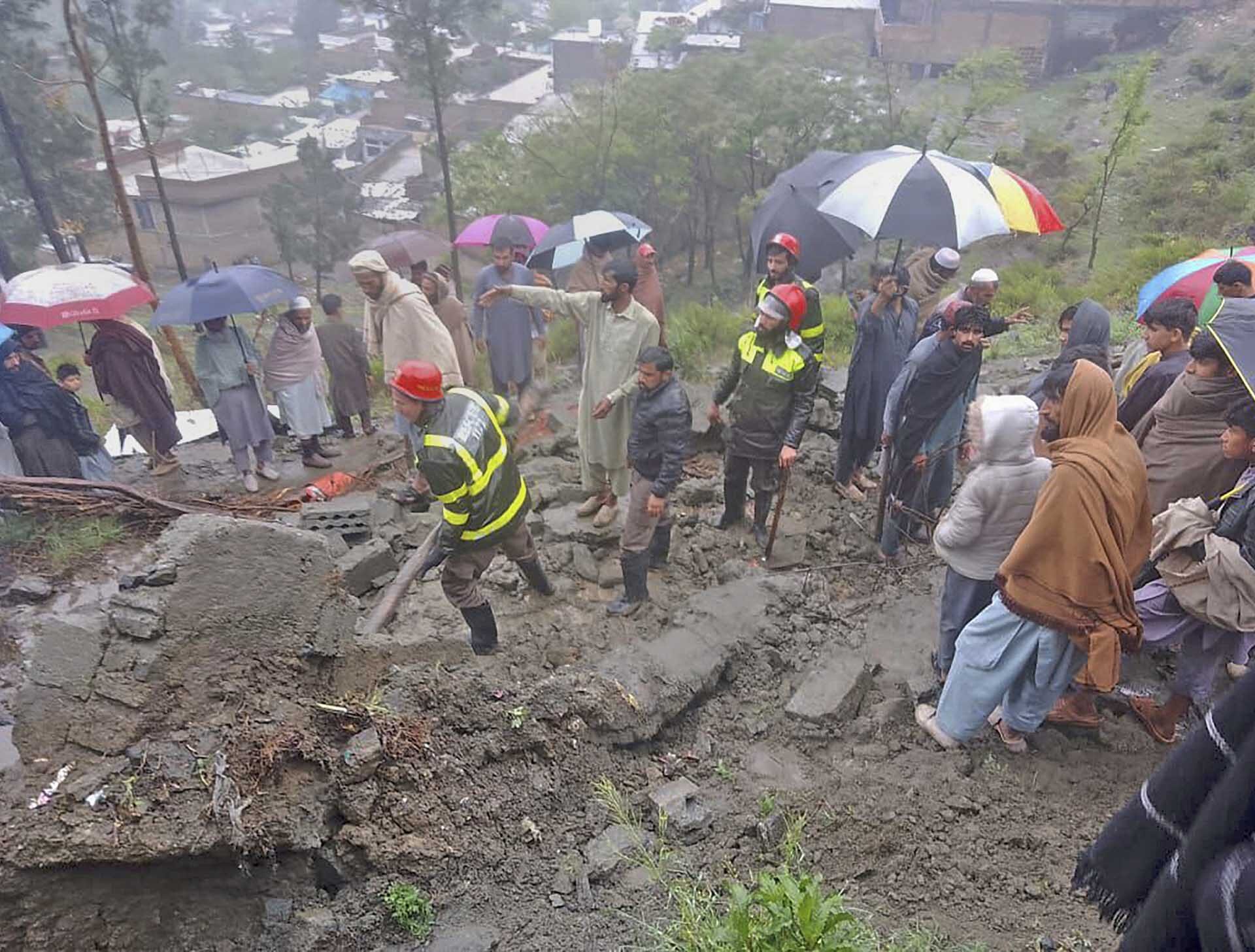 ฝนคะนองหนัก! ปากีสถานสุดอ่วม-ดับทะลุ 40 ศพ สลดสังเวย “ฟ้าผ่า” แล้ว 28 ราย