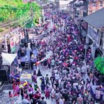 สงกรานต์มหานครน้ำแร่ แห่สาดน้ำ-เล่นโฟม คึกคัก นักท่องเที่ยวไทย-ตปท.เต็มถนนคนเดิน