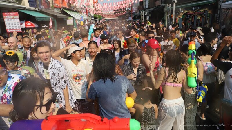 สงกรานต์ข้าวสาร ปรับแผนเข้าออกแบบวันเวย์ ลดความแออัด บังคับเลี้ยวเข้าบางลำภู